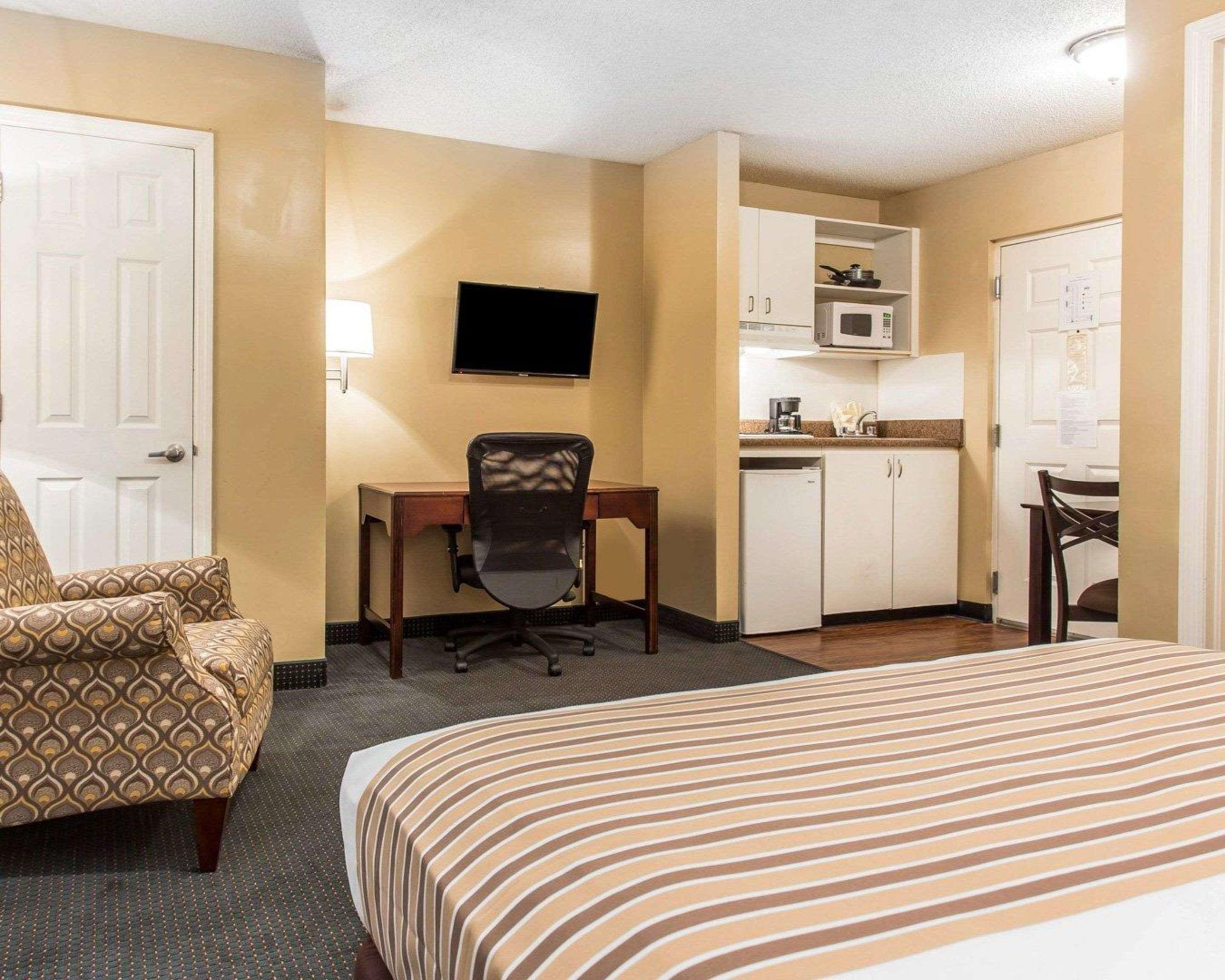 Suburban Studios Kennesaw-Marietta North Экстерьер фото