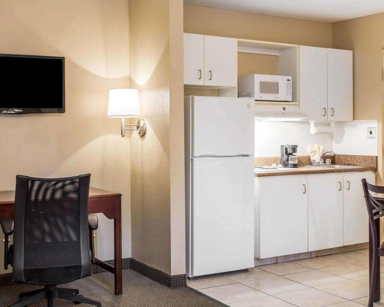 Suburban Studios Kennesaw-Marietta North Экстерьер фото